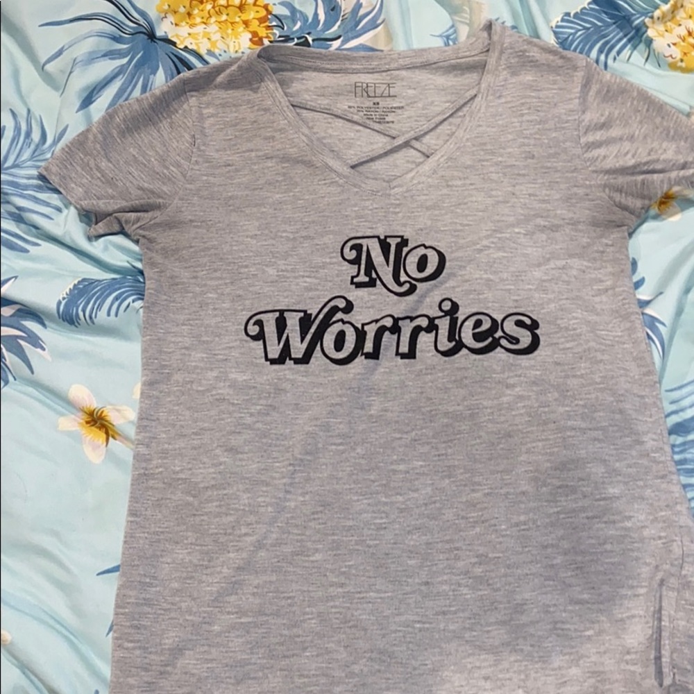 Gray graphic t shirt